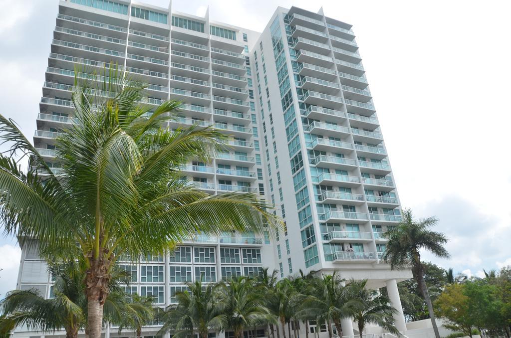 Riviera Apartments At Marina & Tower Miami Exterior photo